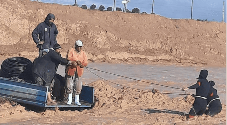 الحكومة تدعو المواطنين للابتعاد عن مجاري السيول والاودية