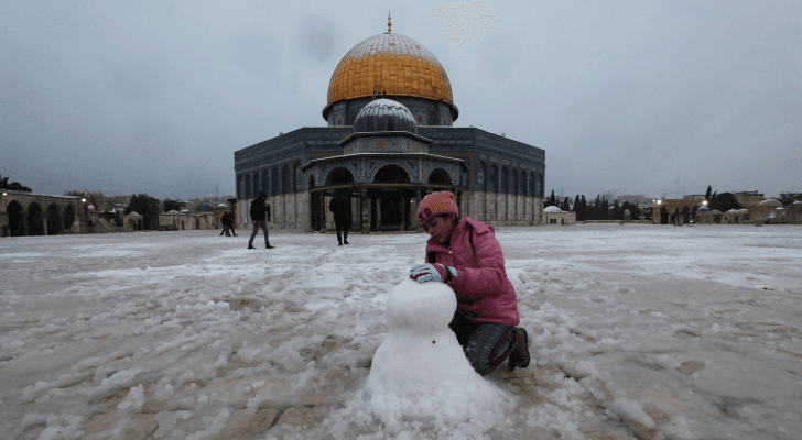 الثلوج تغطي قبة الصخرة
