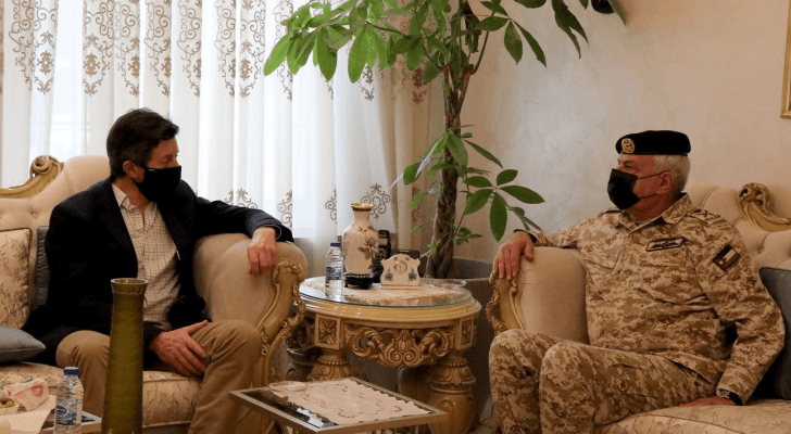 الحنيطي يستقبل قائد العمليات الخاصة البريطانية