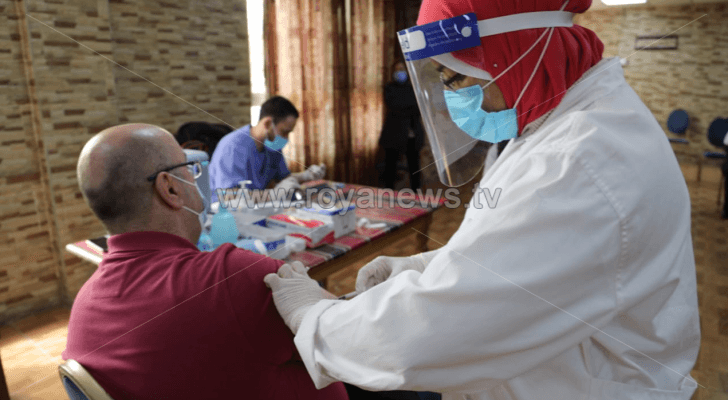 خلال تلقيح أحد المواطنين