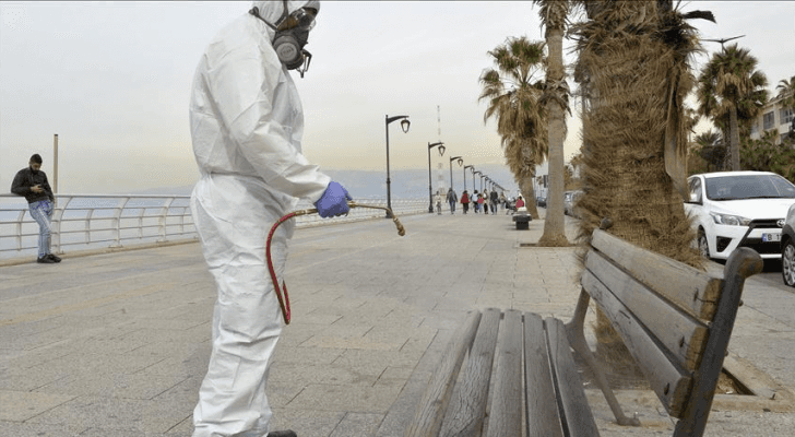 إجراء عمليات تعقيم في إحدى المدن المغربية