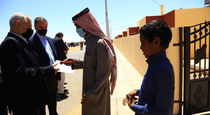 العيسوي يسلم 27 مسكنا لأسر عفيفة ويفتتح مشاريع مبادرات ملكية في معان