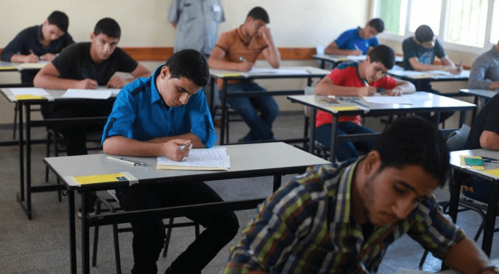 طلبة ثانوية عامة
