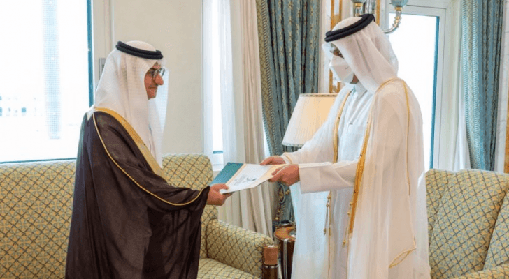 تسلم أوراق السفير السعودي في قطر