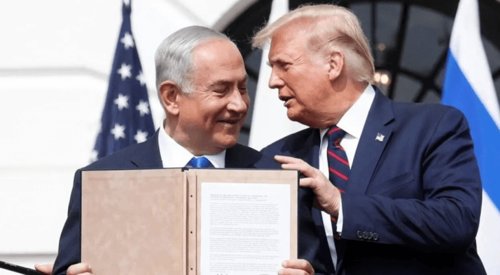 الرئيس الأمريكي السابق دونالد ترمب ورئيس حكومة الاحتلال الاسرائيلي السابق بنيامين نتنياهو