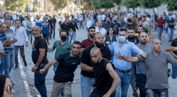 شهدت التظاهرات ضد السلطة الفلسطينية صدامات بين محتجين والأمن