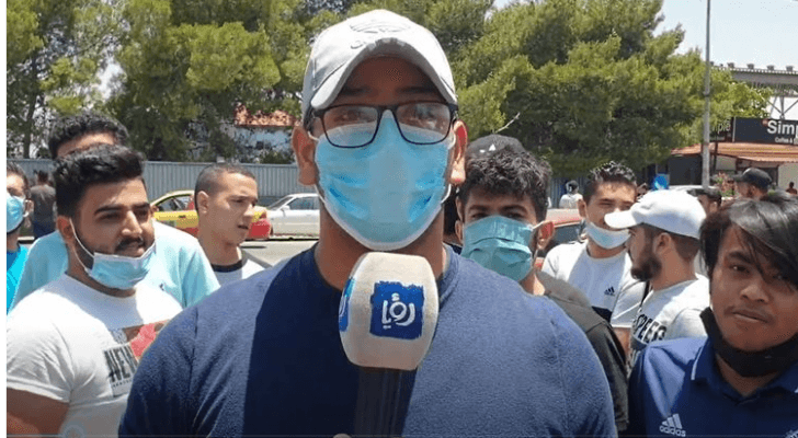 أحد طلبة التوجيهي يروي لرؤيا تجربة الامتحان