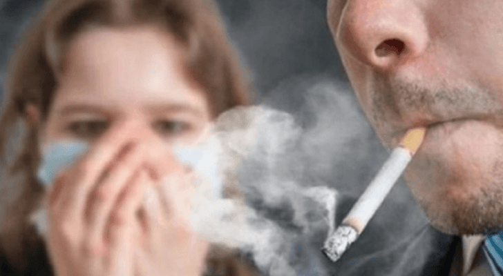 ضرر التدخين السلبي يبدأ في أقل من 5 دقائق