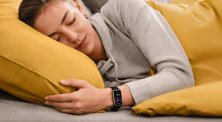 لقد تغيرت طريقة استخدامك للسوار الذكي... وHUAWEI Band 6 يوفر أكثر من سوار وإليك الطريقة