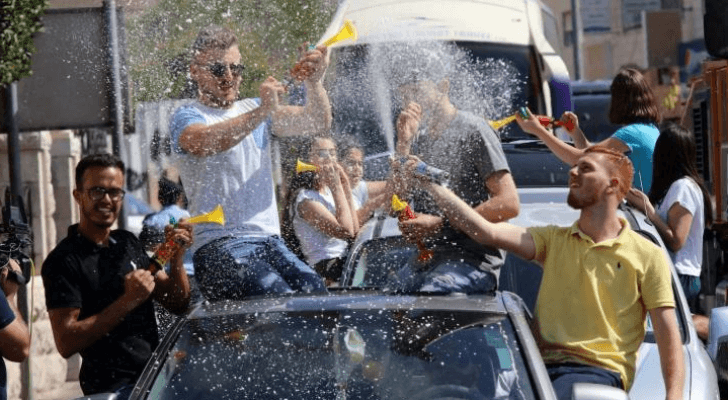 احتفالات بنتائج الثانوية العامة في فلسطيني - أرشيفية