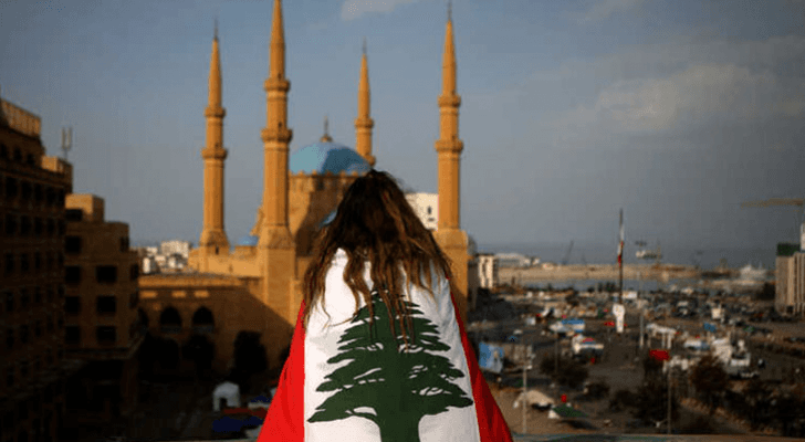 متظاهرة في بيروت