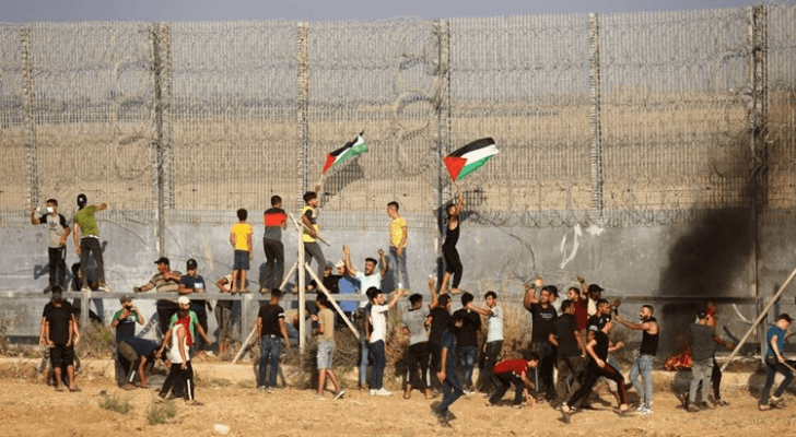 إصابة متظاهرين برصاص الاحتلال بذكرى إحراق الاقصى