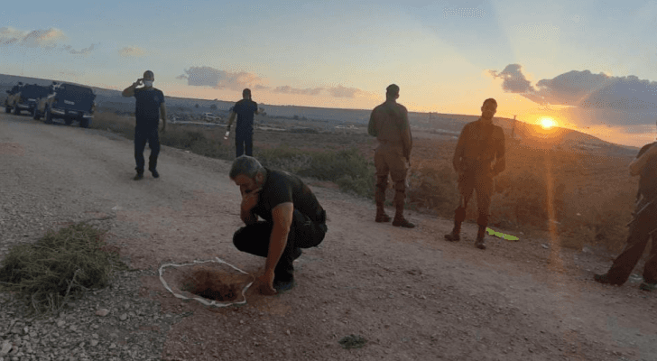صورة النفق الذي استخدمه 6 أسرى فلسطينيين للهرب من سجن جلبوع
