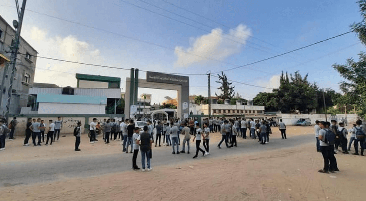 طلبة مدرسة ثانوية في قطاع غزة