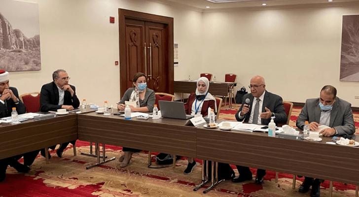 وزير الشؤون السياسية والبرلمانية موسى المعايطة في اجتماع اللجنة التوجيهية لمراجعة تقرير عدالة النوع الاجتماعي والقانون في الأردن