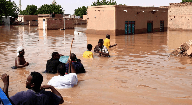 أكثر من 100 ألف شخص تضرروا من هذه الأمطار الغزيرة والفيضانات
