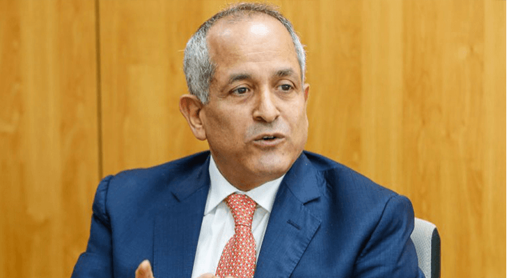 وزير الثقافة علي العايد