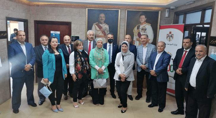 وزير السياحة والآثار يلتقي وفد جمعية الحوار الديمقراطي الوطني