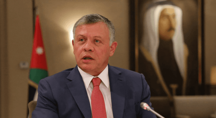 الملك يوجه الحكومة لدراسة جميع القضايا المتعلقة بإطالة اللسان