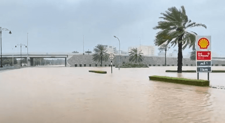 وفاة طفل عماني في تجمعات مائية بمسقط