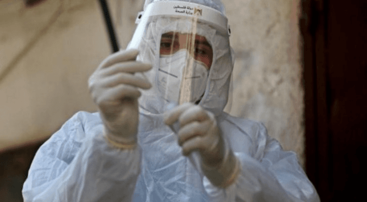 عامل في القطاع الصحي الفلسطيني - أرشيفية