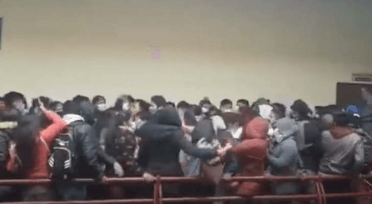 ما حقيقة سقوط أشخاص من مبنى في لبنان؟