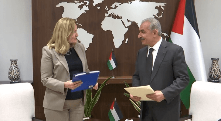 اشتيه تسلم تقريرا من القنصلية البريطانية حول التغير المناخي في فلسطين