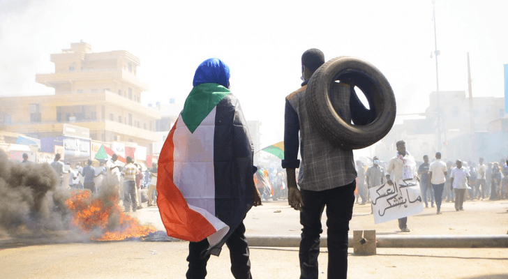 متظاهرون سودانيون - ارشيفية