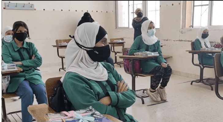 طالبات في أحد الصفوف المدرسية