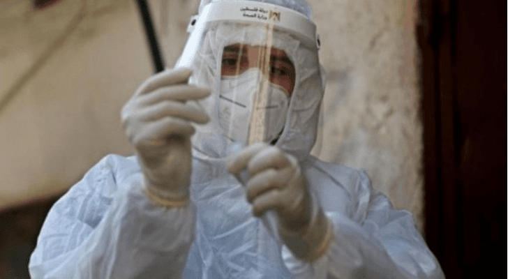 عامل في القطاع الصحي الفلسطيني - أرشيفية
