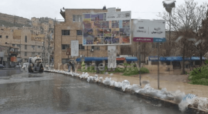أمطار تتساقط على شوارع عمان- ارشيفية