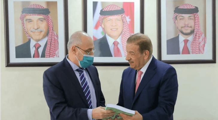 الدغمي يتسلم تقرير ديوان المحاسبة من حداد