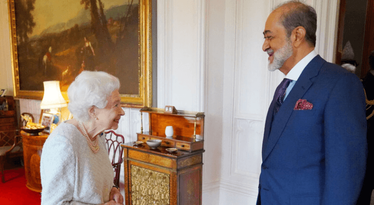 الملكة إليزابيث الثانية تستقبل سلطان عمان شخصيا