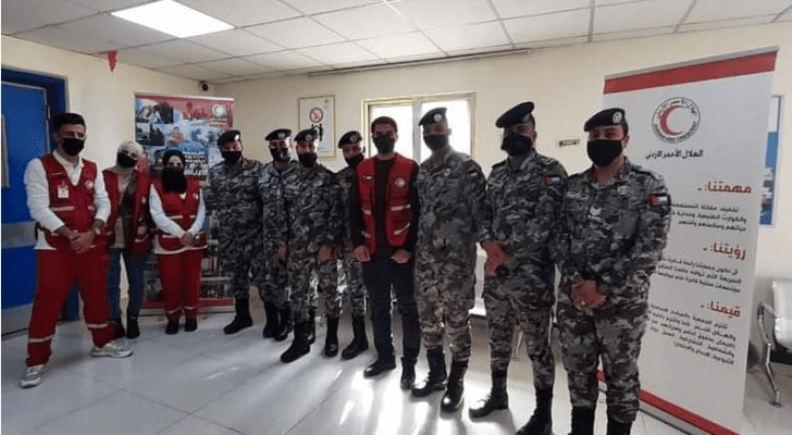 مجموعة من قوات الدرك في مستشفى معان