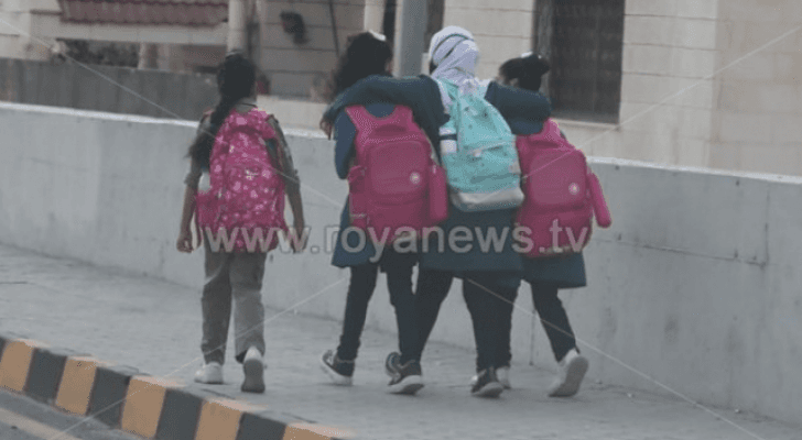 طلبة مدارس