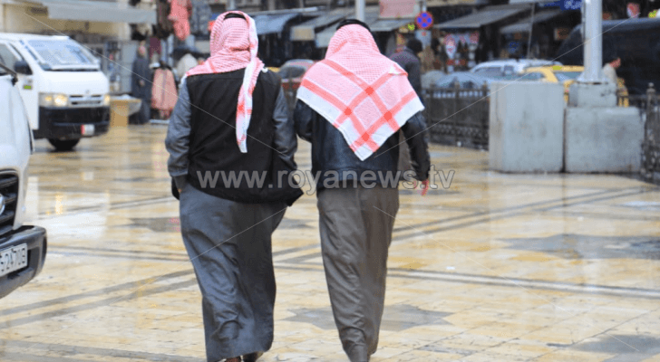 رجلان في وسط العاصمة عمان - ارشيفية