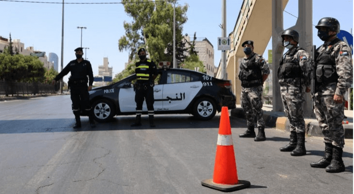 القوات الأمنية تتابع تطبيق أوامر الدفاع