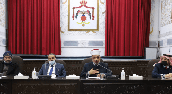 وزير الأوقاف خلال لقائه أئمة ووعاظ مديرية أوقاف عمان الثانية