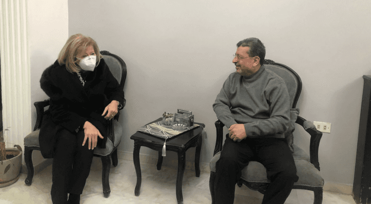 وزيرة الثقافة هيفاء النجار تزور الفنان ربيع شهاب