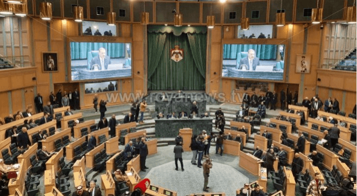 نواب يعترضون على عدم السماح لهم بالتصويت على كل فقرة من التعديلات الدستورية
