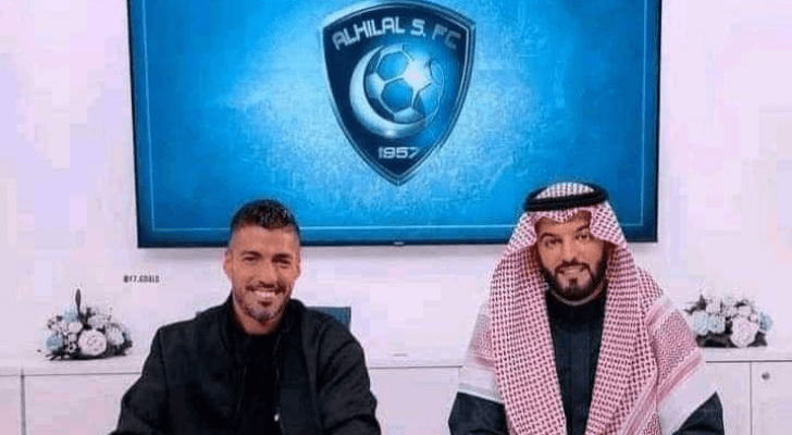 الصورة المتداولة لتوقيع سواريز مع الهلال السعودي