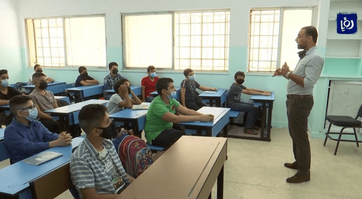 طلبة داخل الغرفة الصفية - ارشيفية
