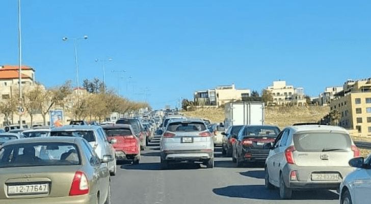 أزمة في أحد شوارع العاصمة عمان