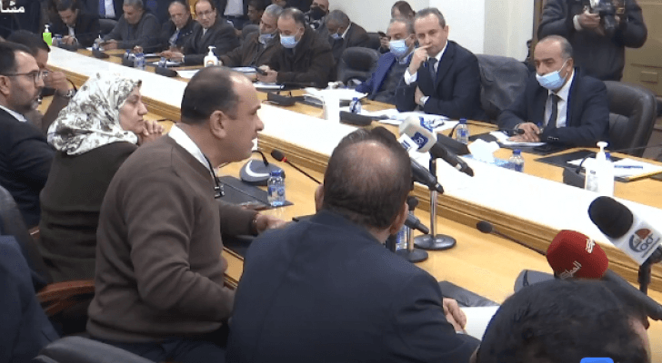 اجتماع نيابي لبحث أزمة انقطاع الكهرباء عن منازل الأردنيين خلال  المنخفض الجوي