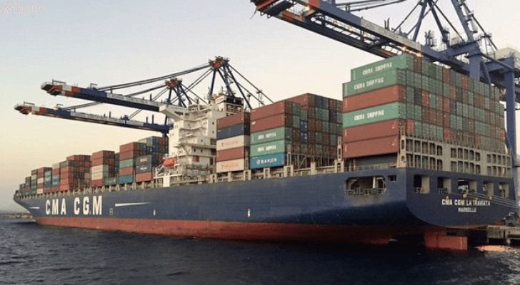 باخرة في ميناء العقبة