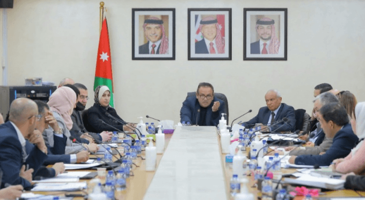 اللجنة المالية النيابية