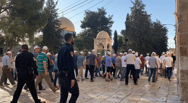 مستوطنون يقتحمون المسجد الأقصى