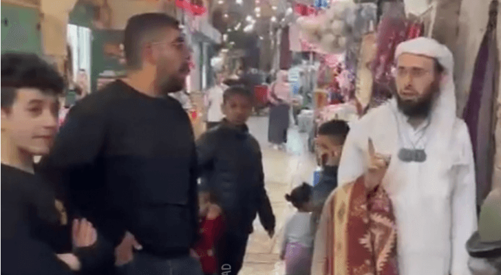 مستوطن يحاول دخول المسجد الأقصى بلباس إسلامي