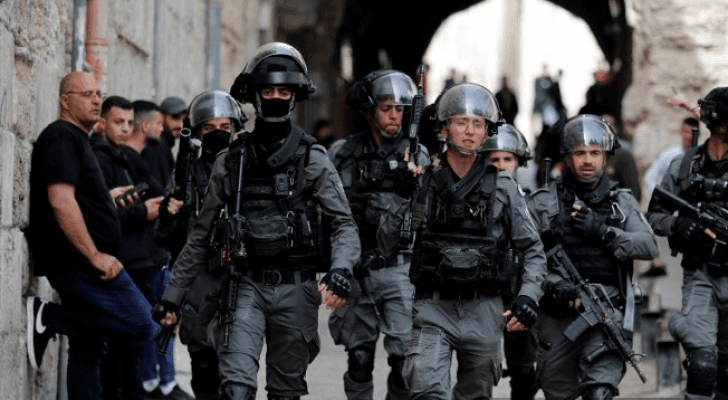 عناصر من قوات الاحتلال في باحات المسجد الأقصى