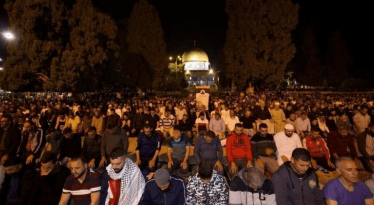 الآلاف يؤدون صلاة "الفجر العظيم" في الأقصى